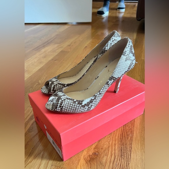 Ivanka Trump Heels - Picture 8 of 8